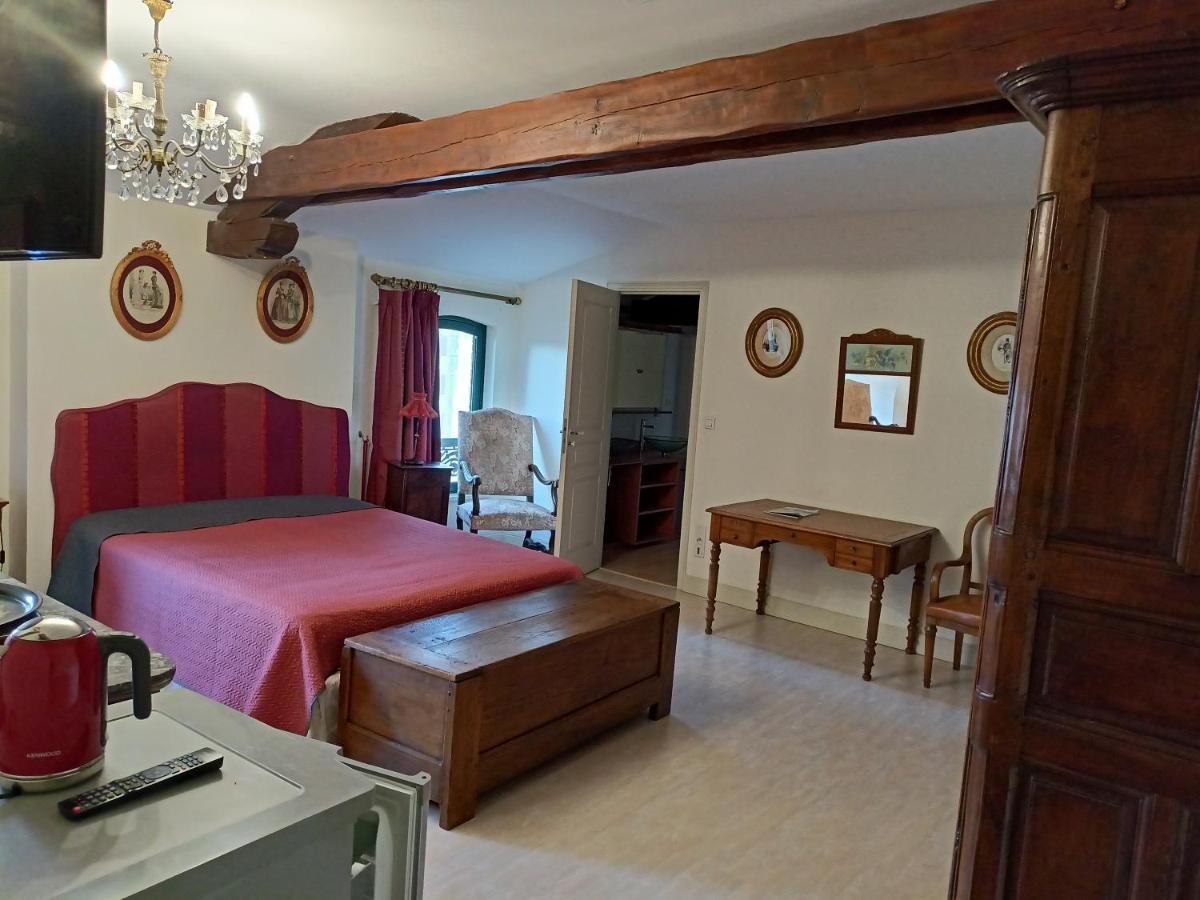 Bed and Breakfast Au Fond De La Cour Veyre-Monton Esterno foto