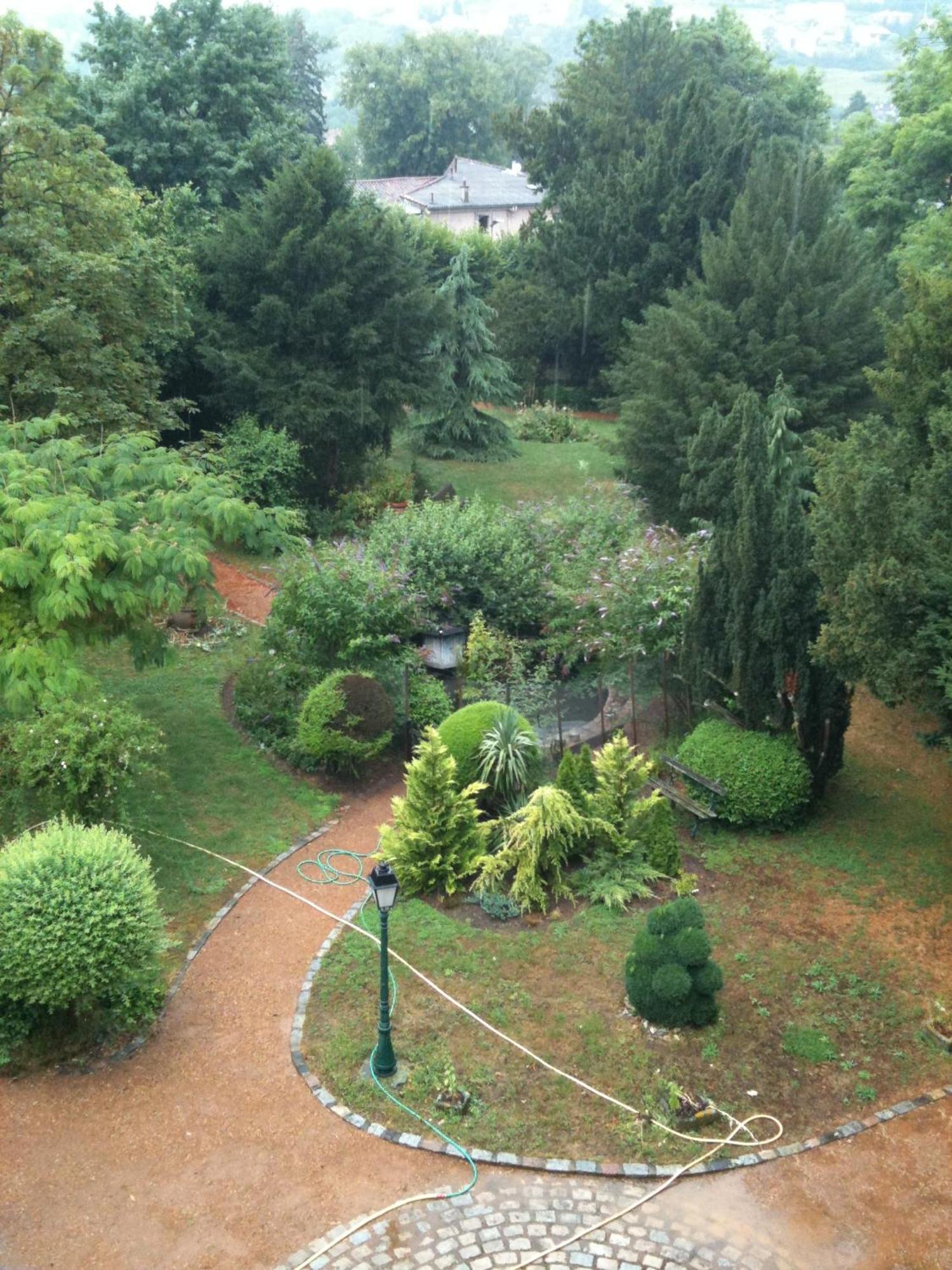 Bed and Breakfast Au Fond De La Cour Veyre-Monton Esterno foto