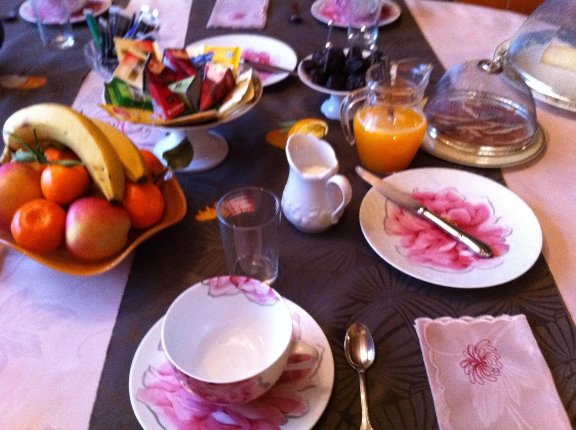 Bed and Breakfast Au Fond De La Cour Veyre-Monton Esterno foto