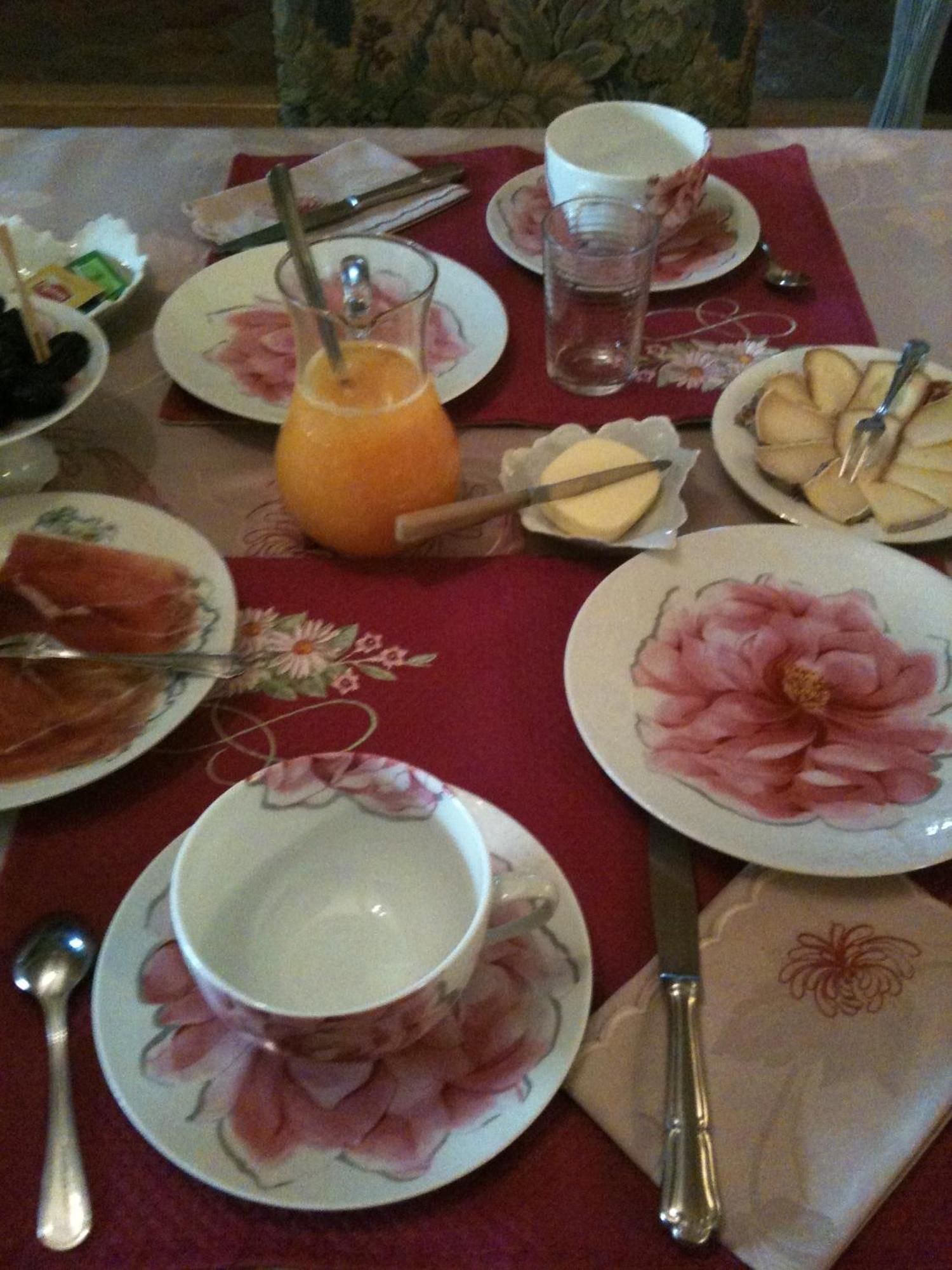 Bed and Breakfast Au Fond De La Cour Veyre-Monton Esterno foto