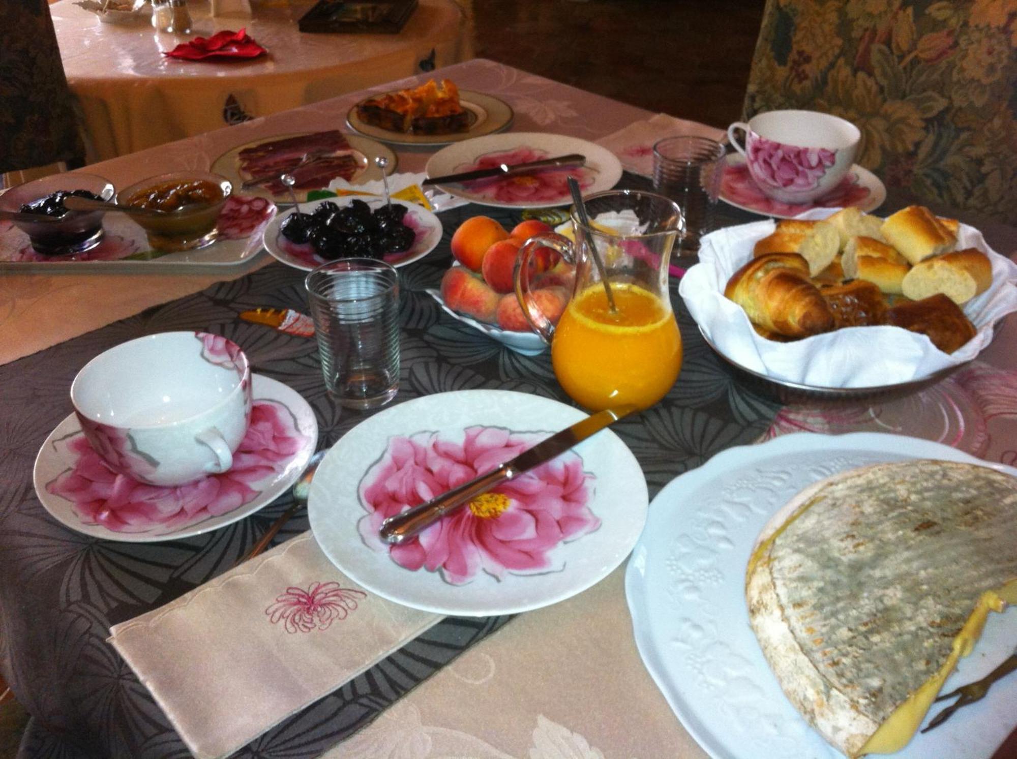 Bed and Breakfast Au Fond De La Cour Veyre-Monton Esterno foto
