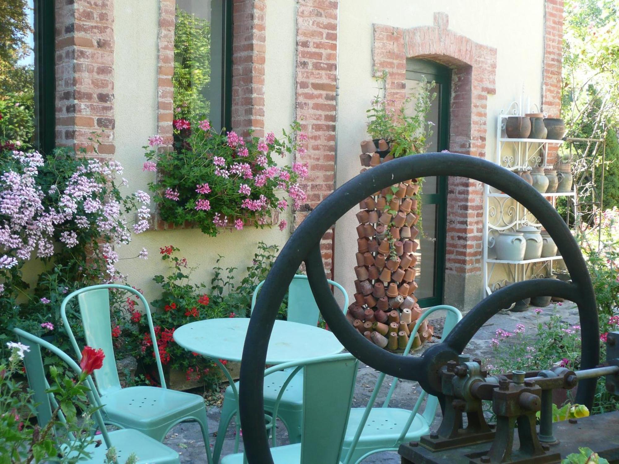Bed and Breakfast Au Fond De La Cour Veyre-Monton Esterno foto