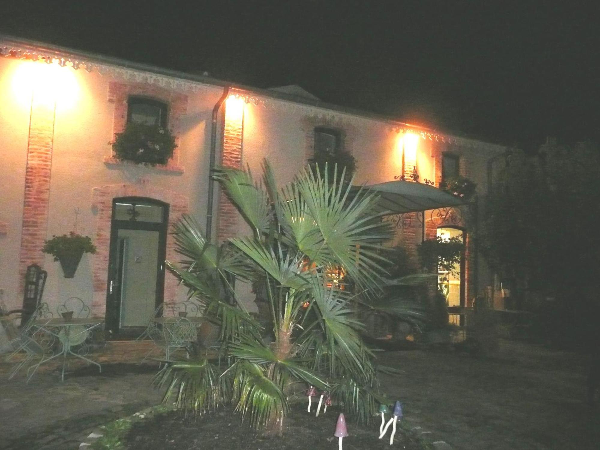 Bed and Breakfast Au Fond De La Cour Veyre-Monton Esterno foto