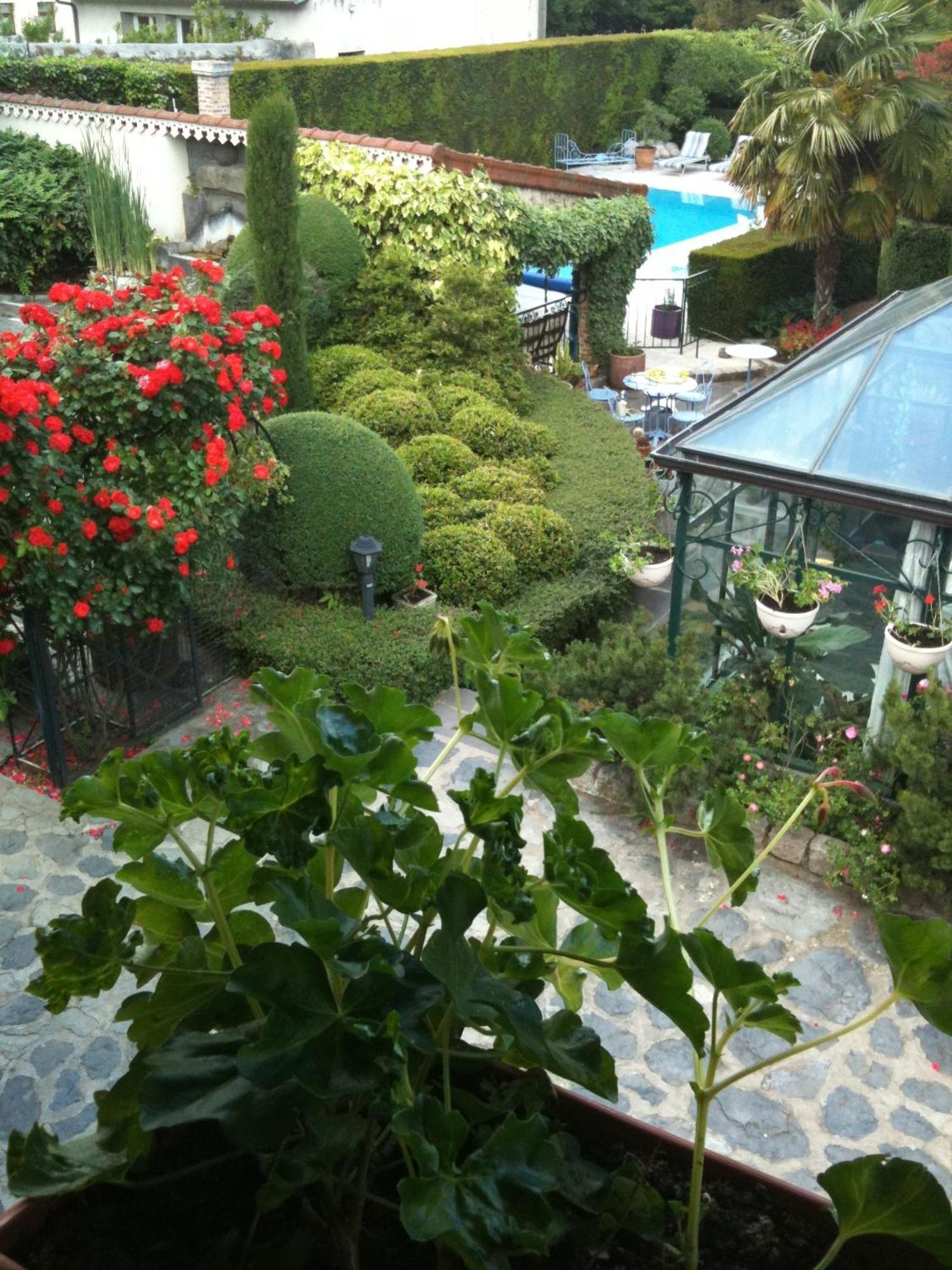 Bed and Breakfast Au Fond De La Cour Veyre-Monton Esterno foto