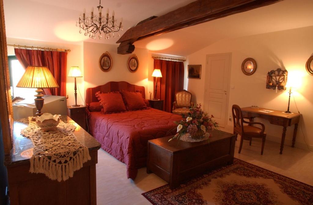 Bed and Breakfast Au Fond De La Cour Veyre-Monton Camera foto