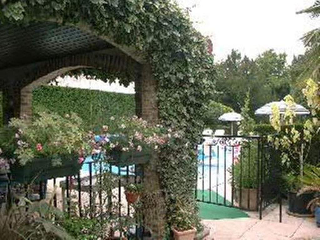 Bed and Breakfast Au Fond De La Cour Veyre-Monton Esterno foto