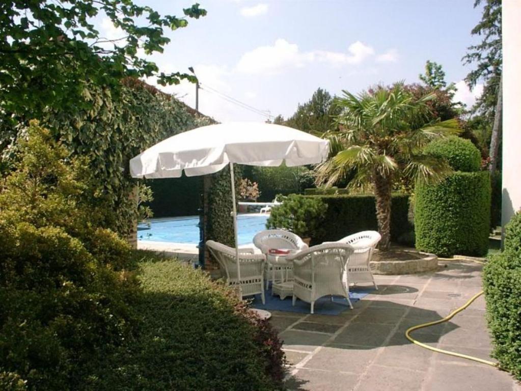 Bed and Breakfast Au Fond De La Cour Veyre-Monton Esterno foto