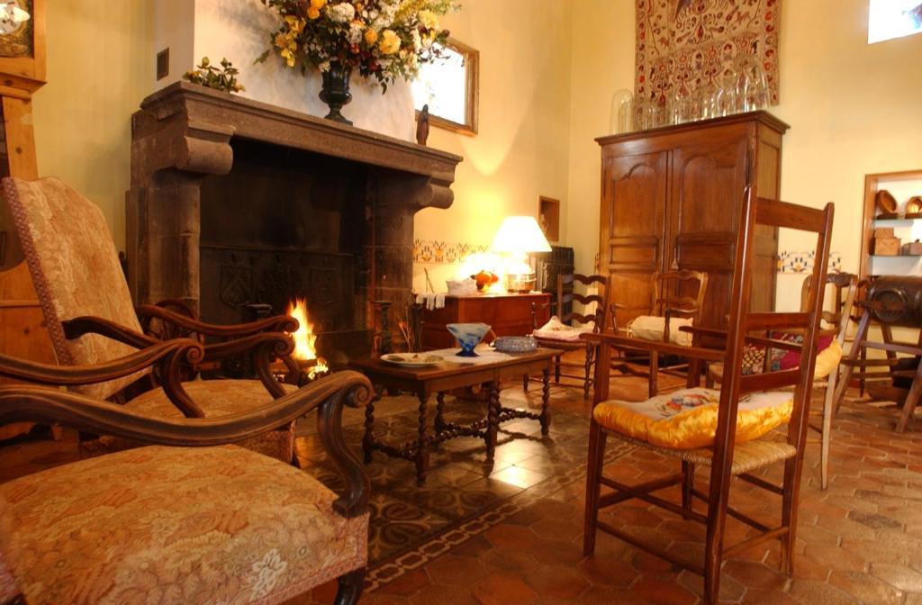 Bed and Breakfast Au Fond De La Cour Veyre-Monton Esterno foto