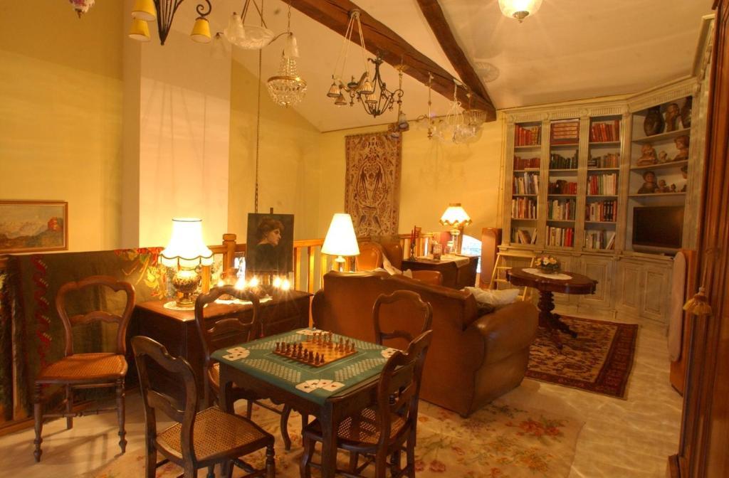 Bed and Breakfast Au Fond De La Cour Veyre-Monton Esterno foto