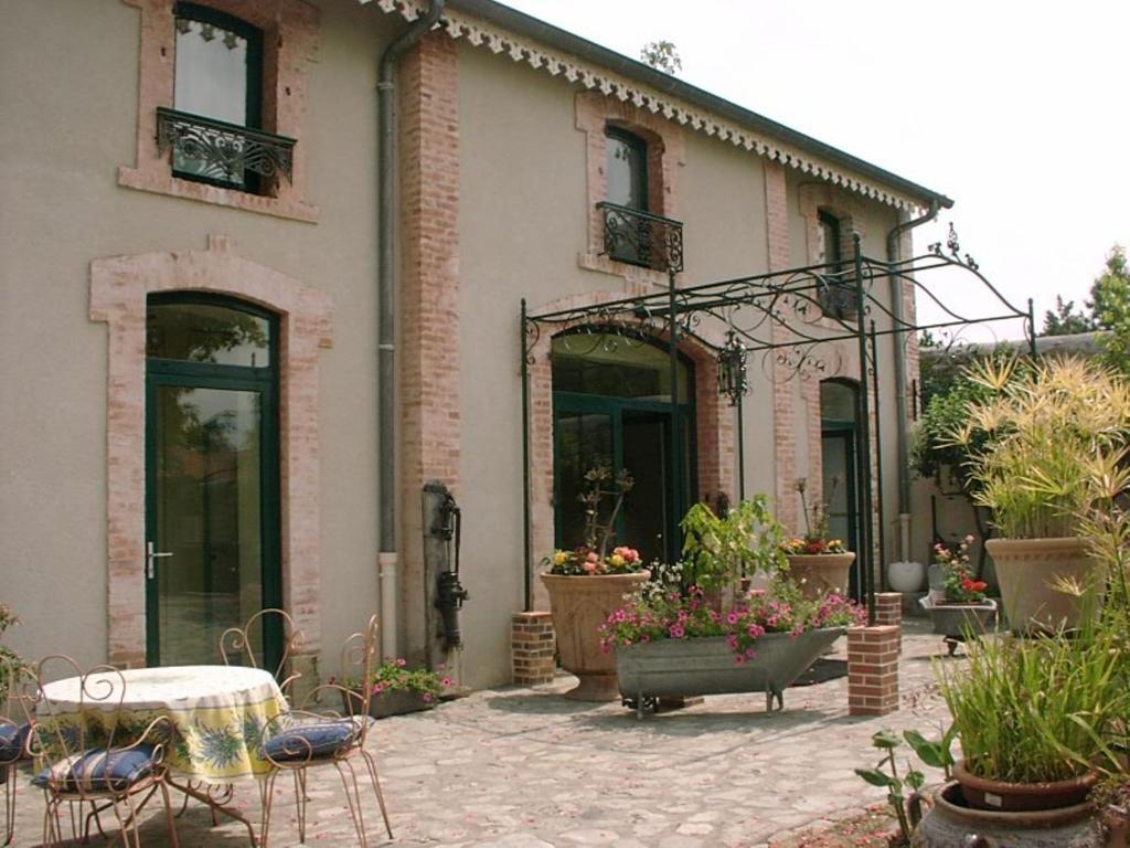 Bed and Breakfast Au Fond De La Cour Veyre-Monton Esterno foto