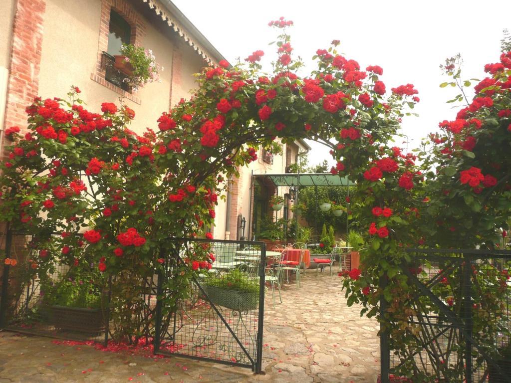 Bed and Breakfast Au Fond De La Cour Veyre-Monton Esterno foto