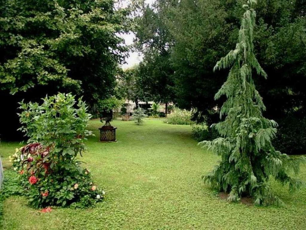 Bed and Breakfast Au Fond De La Cour Veyre-Monton Esterno foto